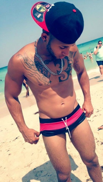 dominicanblackboy:  My New Candy Crush Miami Exotic Dancer aka nude model Xavier