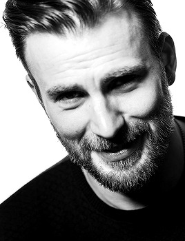 romanoffs:Chris Evans at the Toronto International Film Festival Portrait Session