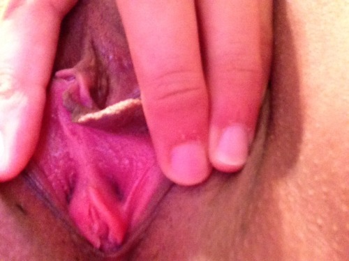 http://dripping-wet-pussies.tumblr.com/post/70088544659