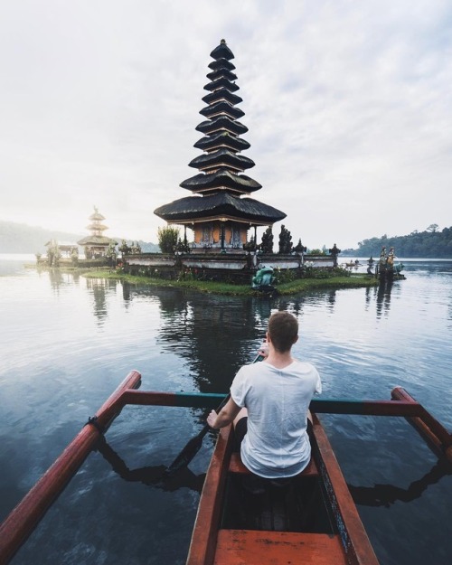 wanderloco: Ulun Danu Temple Bali  | kuhrmarvin