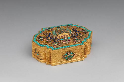 fablesandgables: Leaf-Shaped Box - Unknown Artist, 17th-19th CenturyTop decoration: Newari; box: Tib