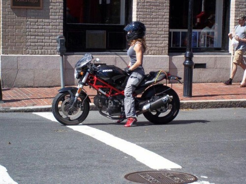 kimy34:  Girls biker 🎀💅💋💪🔨🔧🚥🚧🏆👠👜👍