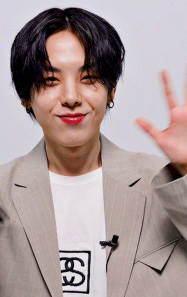 "Hello, I Am Daehyeon. From Now On I Will Try To Captivate You With My Charms."