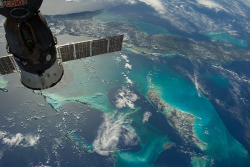 This is how Cuba and the Bahamas look like from the International Space Station, 12/23/13 Image Cred