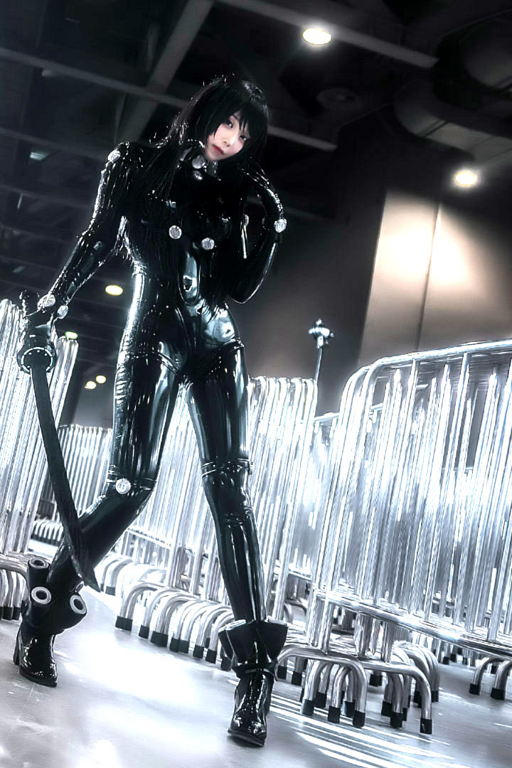 slickcrust:  GANTZ cosplaymodel: @菌烨tako