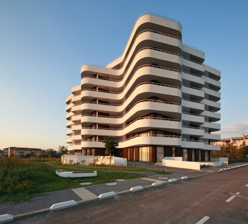 Wave Housing / AHAKNAP + SAAHASarajevo, Bosnia and Herzegovina