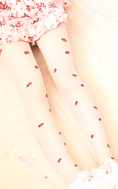 udonchu:Kawaii Strawberry Stockings at Harajuku FashionUse promo code “udonchu” for 10% off your ent