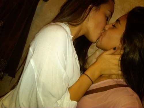 the-inspired-lesbian:  Love &amp; Lesbians ♡
