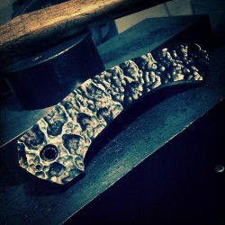 ansoknives:  Working on a special piece today.