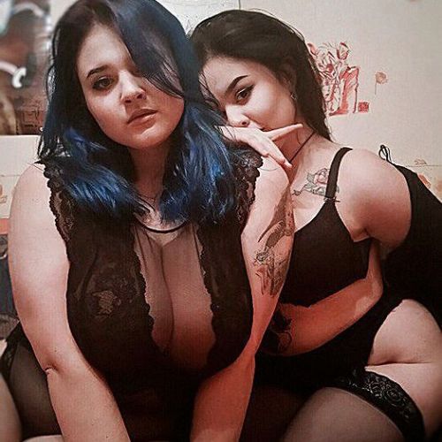 bodypositivewomen:Just me and ny friend having fun.  Btw i love this blog!