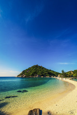 0mnis-e:  Koh nang yuan, By Torivarn. 