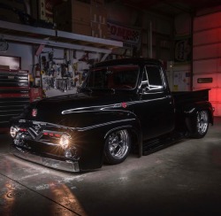 utwo:  ‘55 Ford F100 Custom© John Jackson