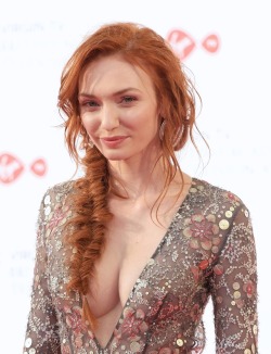 celebrityplunge:  Busty Eleanor Tomlinson