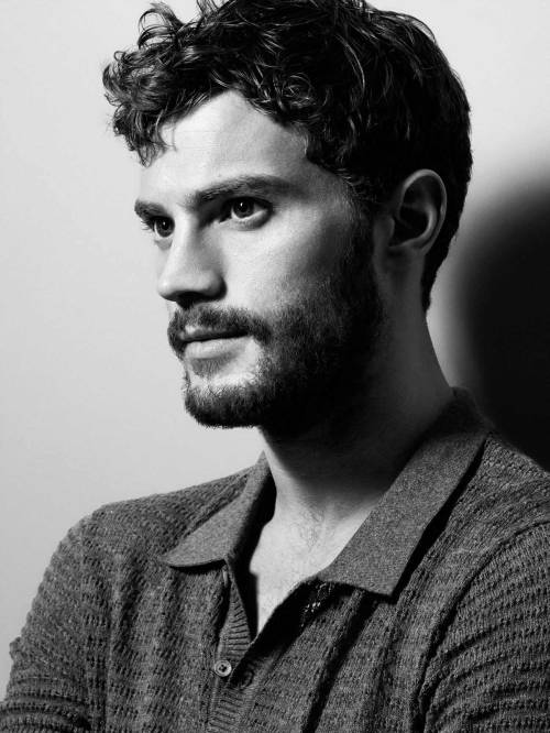 margherita-dolcevita:  Jamie Dornan. Aw.   ma sticazzi