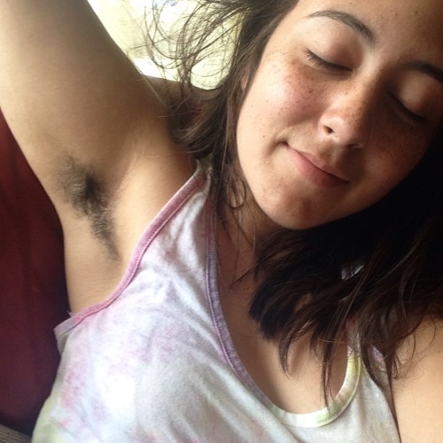 oregonfairy: look at this armpit hair it makes me so happy That is so sweet