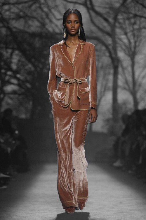 edgy-vogue:  Alberta Ferretti Autumn/Winter 2016 Collection Edit