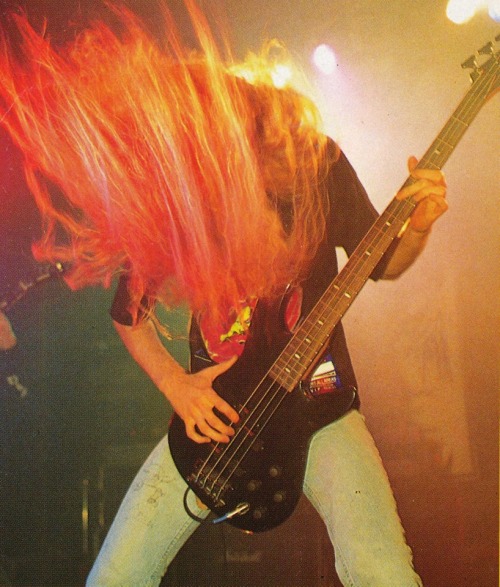 amiranizer:  Alex Webster on stage with CANNIBAL CORPSE in Cologne, Germany back in December 1991.