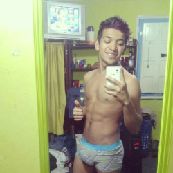 itspastelito:  conganasdechilenosricos:  itspastelito  Un mino super sexi!  Y buena onda :*  ♥