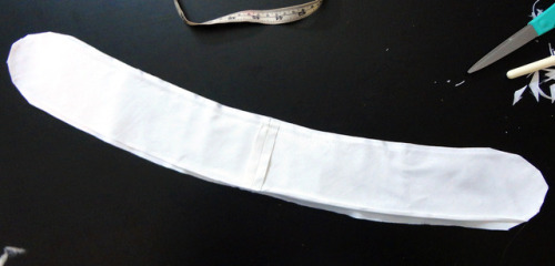 Belt progress for Silica (OS ver.)The shell of the belt was white matte satin with interfacing backi