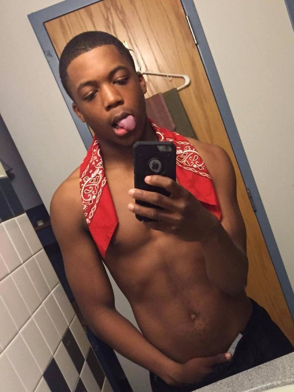 dltraphouse:  PiRu dick👌🏽🍆