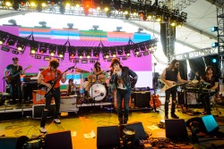 theroomisonfiree:  Julian Casablancas &amp; The Voidz - Coachella 2014 