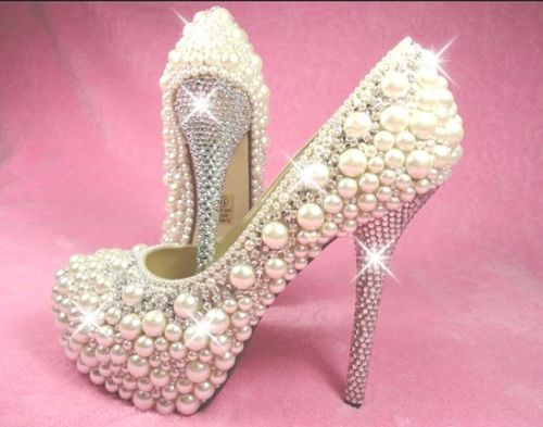 Fashionable Shoes That Make a Big Statement: http://beautifulangel.dailypix.me/what-do-your-shoes-sa