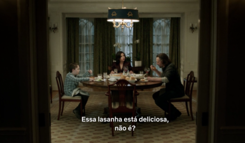 I’ve been watching Once Upon a Time and I need to highlight this precious detail: The Madam Ma