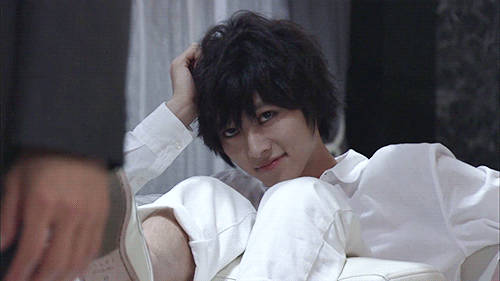 xxiyngu-arjxx:Kento Yamazaki as L in Death Note 2015..