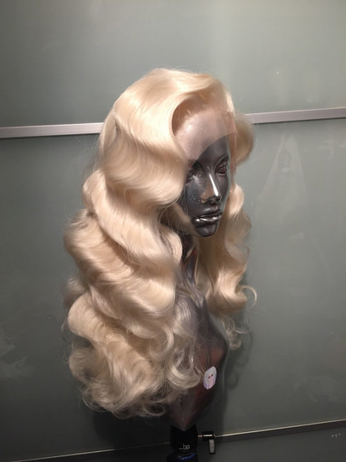 thegolddig: Fingerwave Long Wig(more information, more gold)