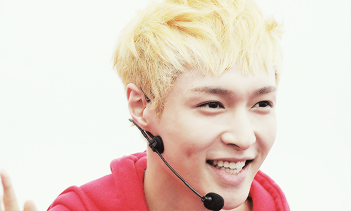 kinksoo:  smiling unicorn (＾‿＾) 