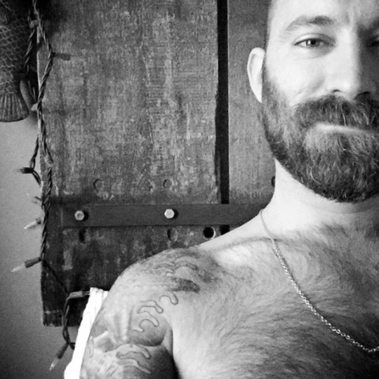 hairychestg:  abeautifulindiscretion:  Bear In Mind   hairychestg 