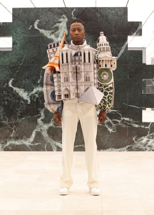 Louis Vuitton fw 2021 | Virgil Abloh Show: https://www.youtube.com/watch?v=vV_QoQD_nrA