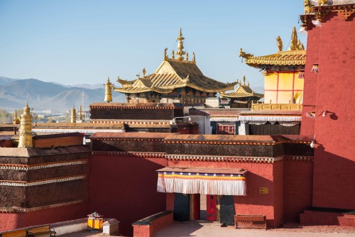 Tashi Lhunpo Monastery in Shigatse (Tibet), founded in 1447 by the 1st Dalai Lama.