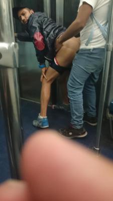 enhielito:  En el metro!