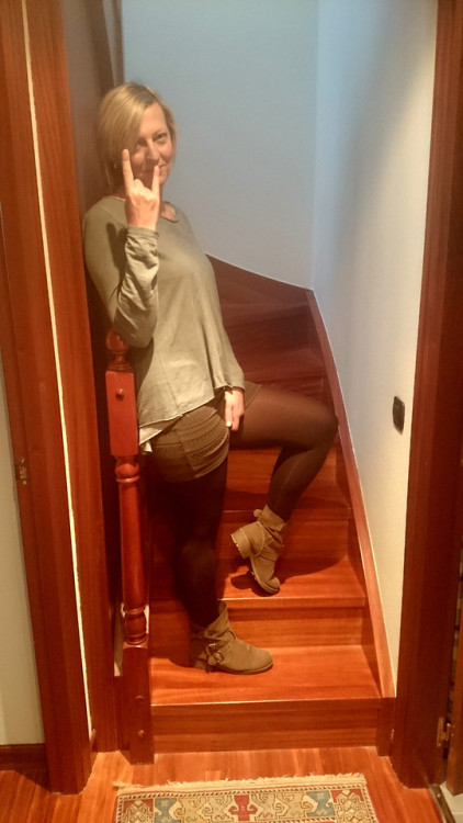 cercocuckoldmilano: Non occorrono foto esagerate per apprezzare il gesto….Non vi pare?