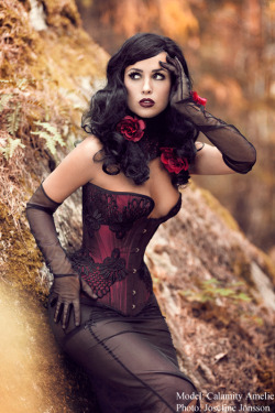 everythingcorsets:  _Amelie III. by Bloddroppe