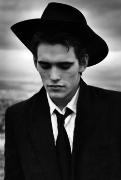 sala66:  Matt Dillon fotografiado por Bruce Weber, 1983