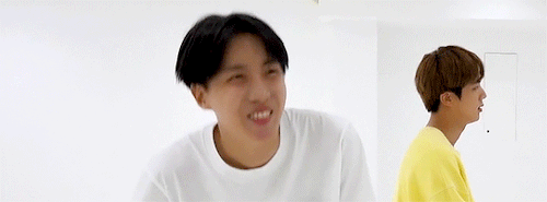 dearbangtansonyeondan:when hoseok can’t stop laughing because of yoongi