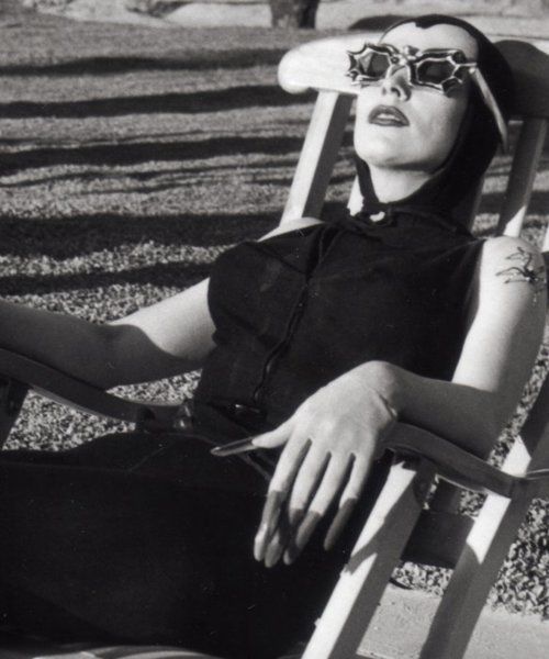 horrorandhalloween:  Vampira at the beach 