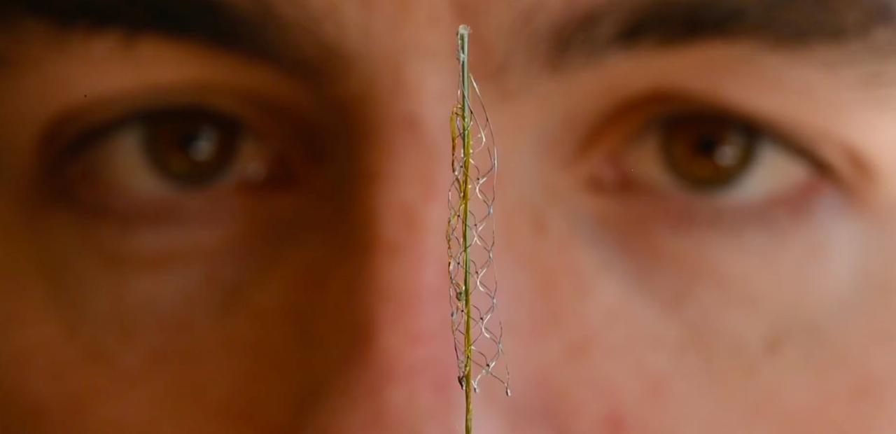 the-future-now:  New brain implant could move paralyzed limbs with just a thought