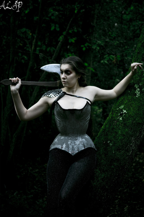 fiorellacorsetry: The Valkyries - Hildr Corsetry &amp; Props: Fiorella Corsetry Model: Eris Vert