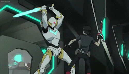 voltronsquad:sagelynaive:has anyone else noticed how Keith’s go-to solution for everything is appare