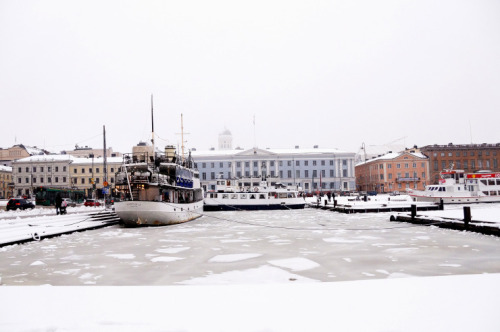 Porn Pics SNOWY HELSINKY https://nobuetcerise.wordpress.com/2015/02/16/snowy-helsinki/