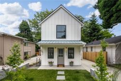 trashmitzvah:  househunting:   遥,000/4 br/2350 sq ft   Seattle, WA   built in 1912  i literally saw the first picture and thought this has 900k West Seattle energy and I was RIGHT