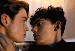 duckflyfly:Would you kiss me? Yeah.