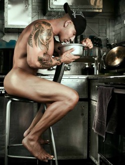 aguywithoutboxers:  November 18, 2014   Nude Meal Naked soup 