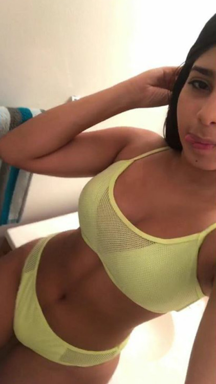 puchinguin: Mi gente les tengo un regalito la nena tiene 19 y esta afuego es bien chulita de todos l