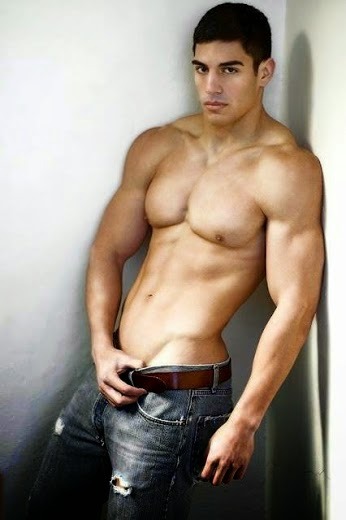 stefanpoison:  Sexy man