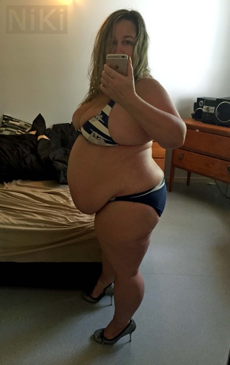 bigtazz24: garyplv:hcard13:imasturbate-to-fatgirls: gaining-ni-ki: Me today, you can see the full se