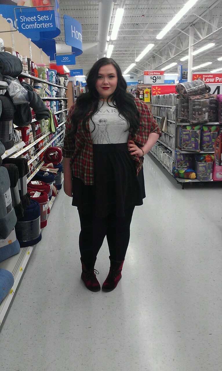 pinkbbw:  misandry5ever:  this is me in walmart  why won’t boys text me back I